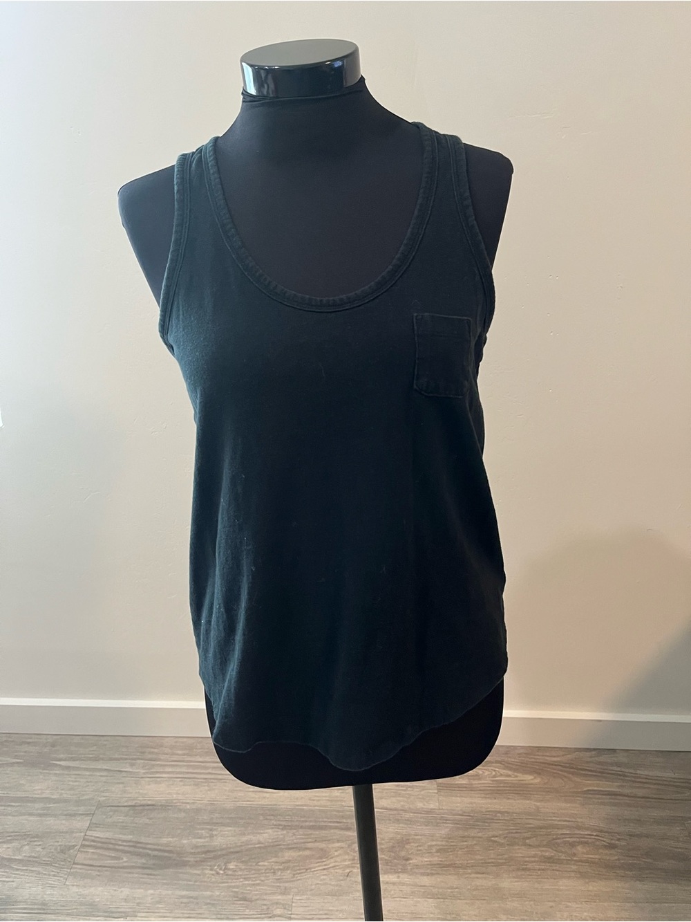 Gap Black Scoop Neck Tank Top with Chest Pocket - Women's